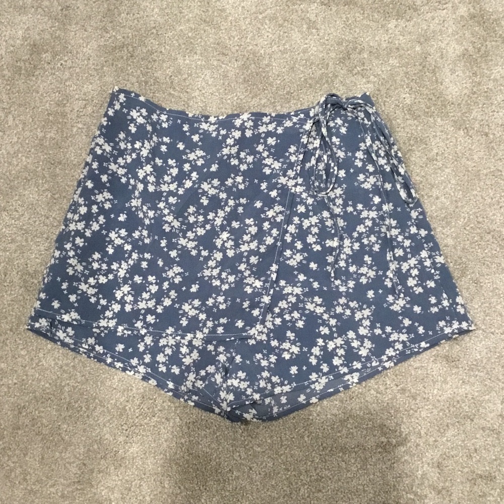 SHEIN Blue Floral Wrap Skort with Side Tie